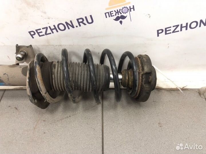 Амортизатор передний Volkswagen Passat седан 2.0