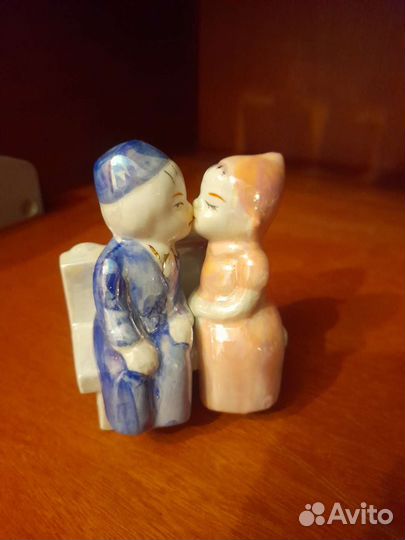 Статуэтка влюбленные фарфор