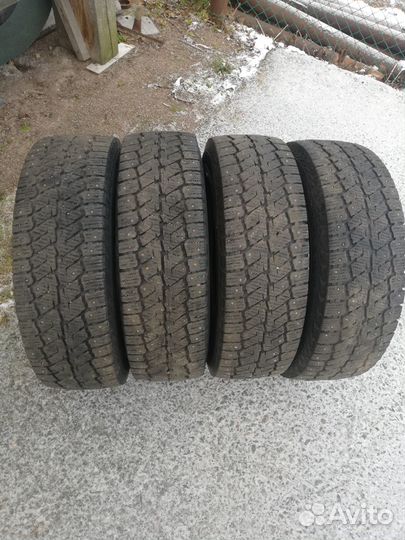 Continental VanContact Ice 215/75 R16C