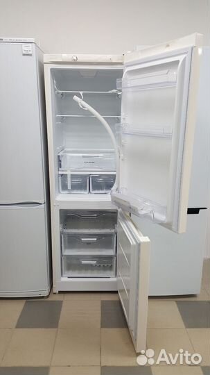 Холодильник Indesit новый