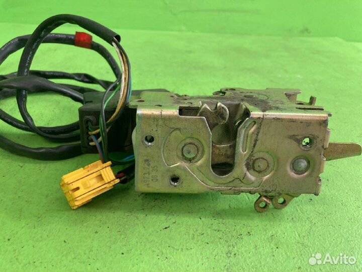 Замок двери правый KAMAZ 5490-S5