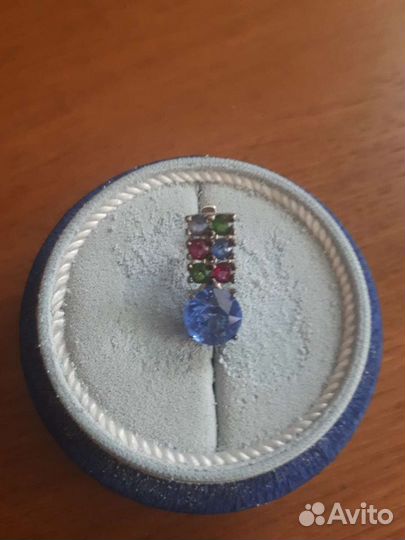 Серебряная сережка одна