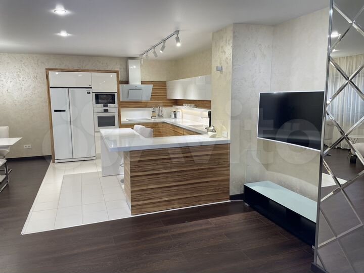 3-к. квартира, 138 м², 13/14 эт.