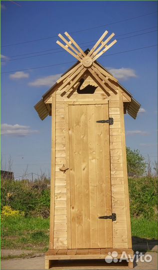 Уличный туалет деревянный