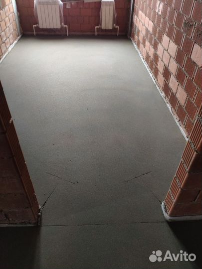 Механизированная стяжка пола и штукатурка стен