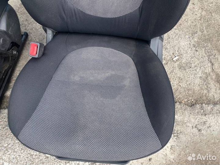 Комплект сидений Hyundai Solaris седан G4FC 2011