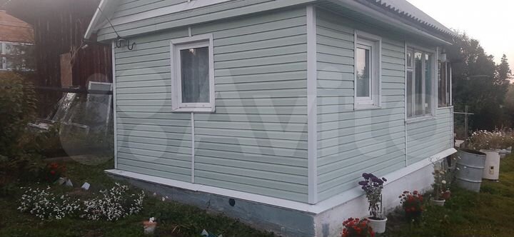 Дача 20 м² на участке 10 сот.