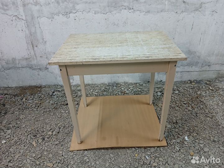 Кухонный стол