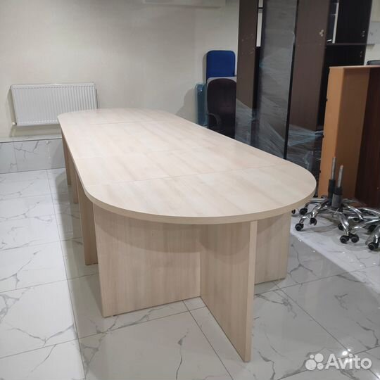 Стол для переговоров