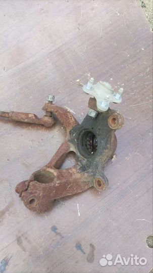 Кулак правый передний Skoda Octavia A7