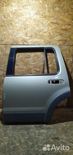 Дверь задняя левая Ford Explorer 4