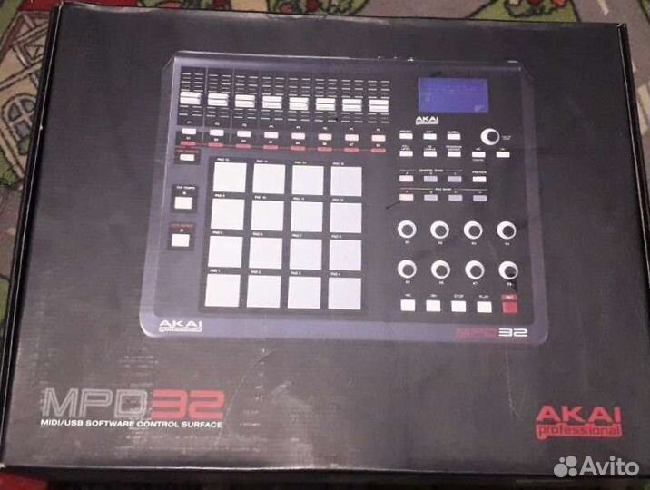 Akai MPD 32