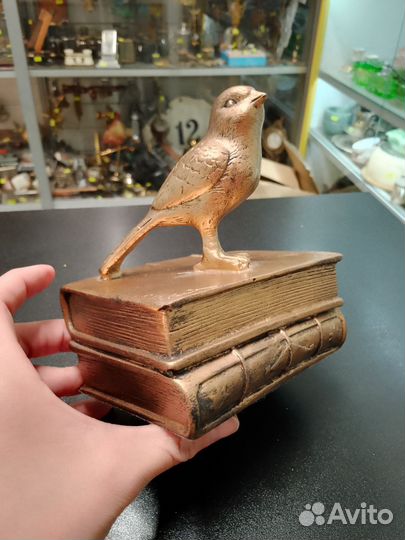 Интерьерная статуэтка 