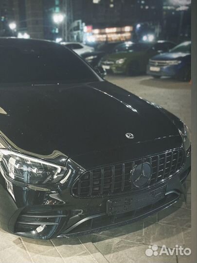 Решетка радиатора GT Black Mercedes E213 рестайлин