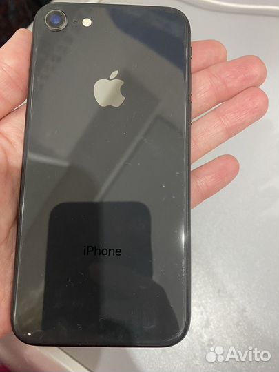 iPhone 8, 64 ГБ