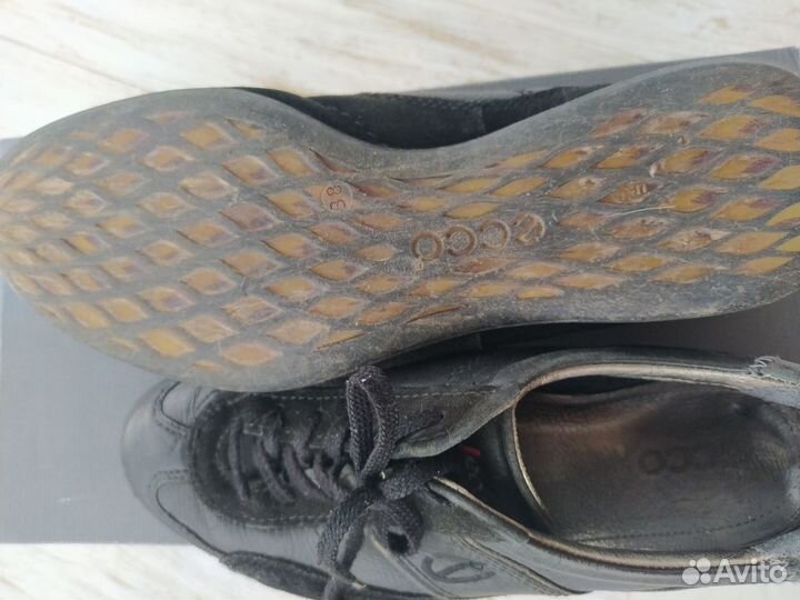 Кроссовки женские 38 размер бу