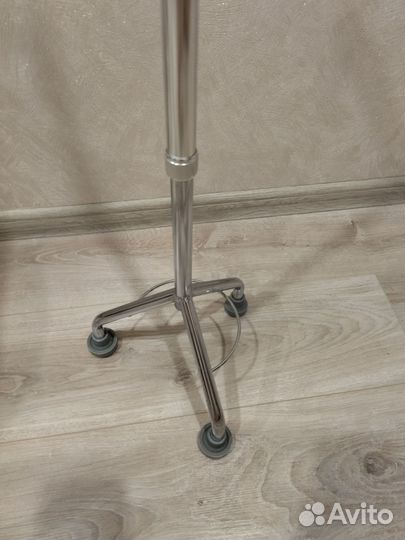 Трость трех опорная