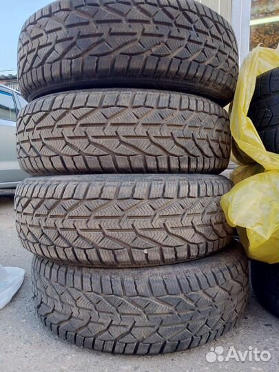 Kormoran Snow 215/55 R18 99V