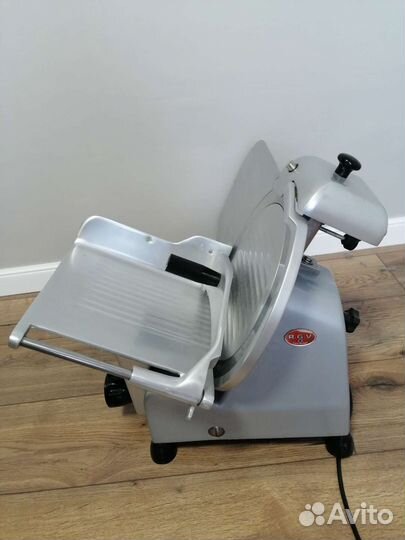 Продаю Слайсер RGV lusso 300/S-L, бу