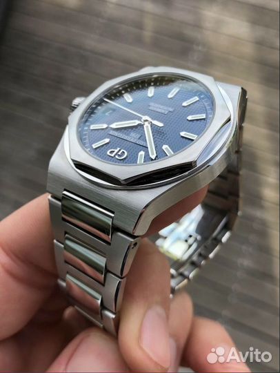 Часы Girard-Perregaux Laureato 42mm (Новые)