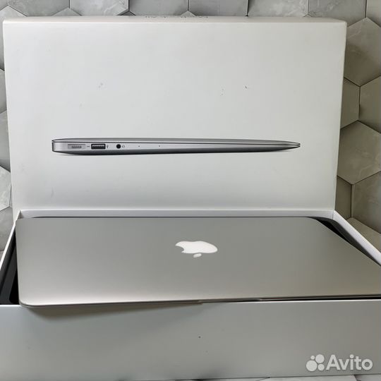 Ноутбук макбук Air 13 2017 полный комлект