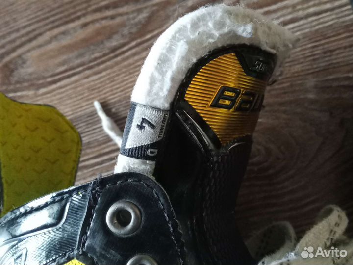 Хоккейные коньки bauer
