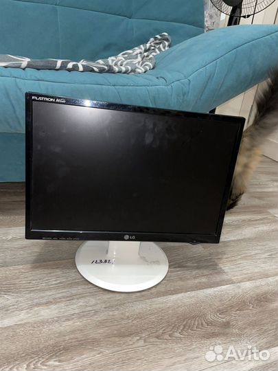 Монитор LG 19