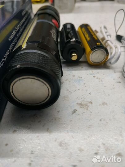 Фонарь мощный с магнитом