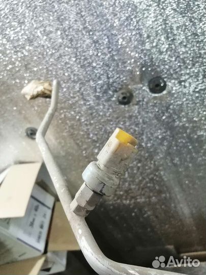 Трубка кондиционера длинная Peugeot 208