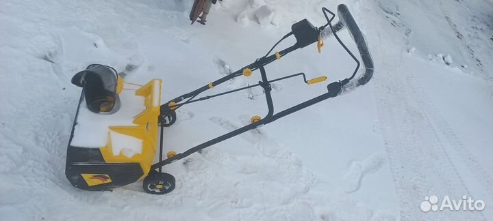 Снегоуборщик электрический huter SGC 2000E