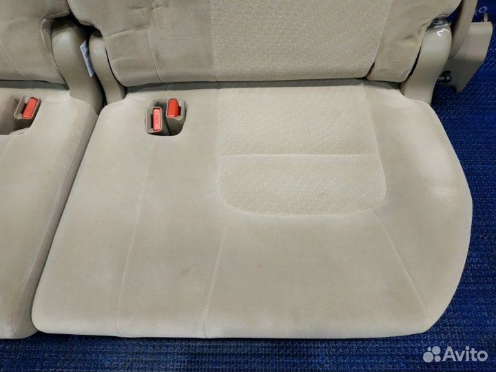 Сиденья Toyota Land Cruiser UZJ200 2UZ-FE 2008