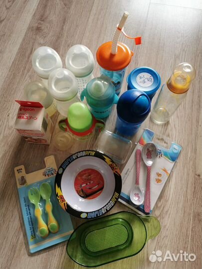 Молокоотсос, бутылочки, поильники Avent, посуда