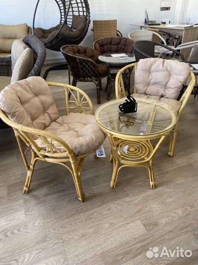 Стол с 2 креслами