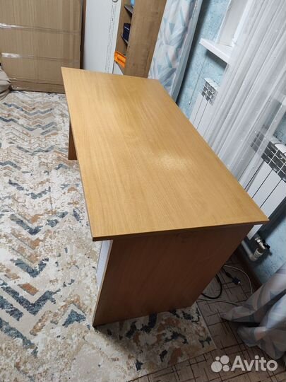 Письменный стол