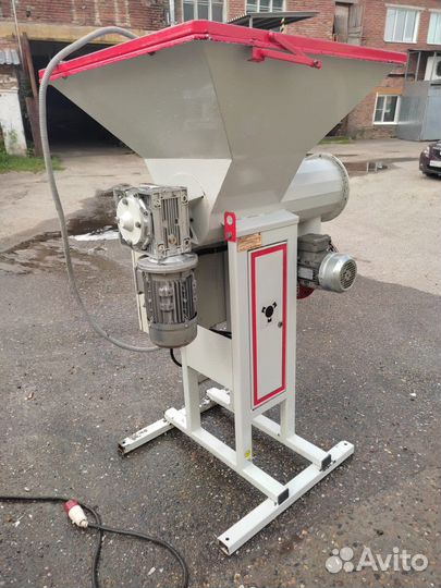 Тестоделитель Кузбасс 68-2М