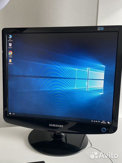 Монитор Samsung