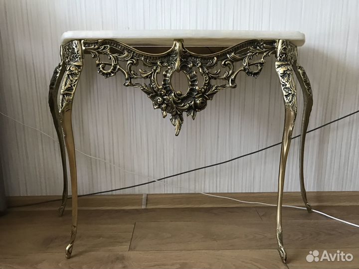 Консольный столик антикварный