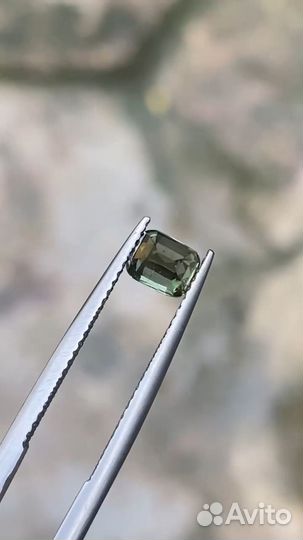 Сапфир камень натуральный 1.03 карат негрет