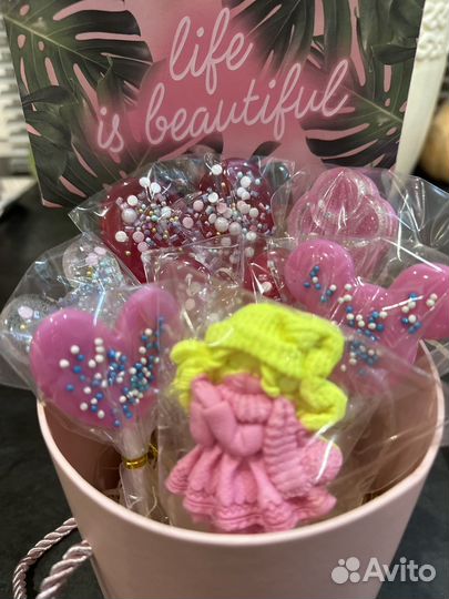 Шоколадные фигурки , леденцы