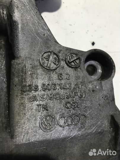 Кронштейн генератора Volkswagen Passat B6