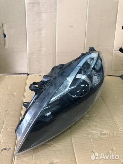 Левая фара Volvo V40 2014