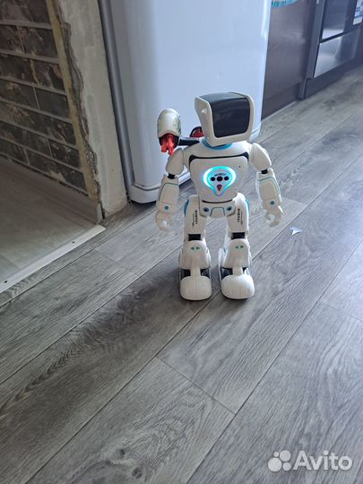 Игрушка робот