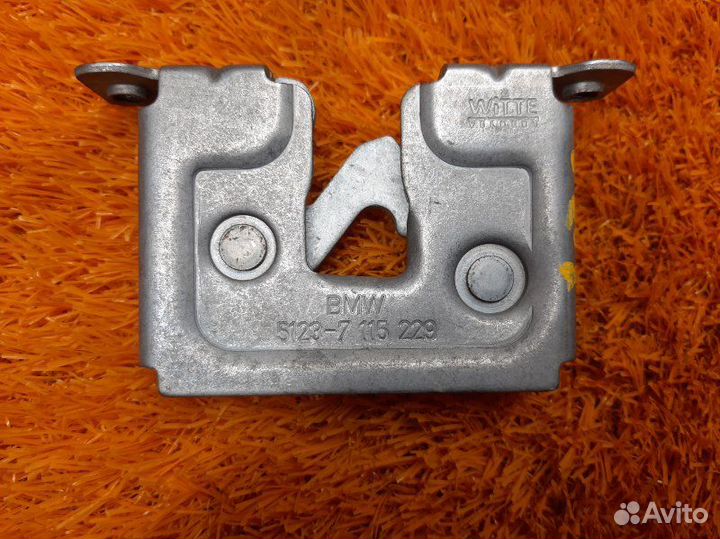 Замок капота Bmw 3-Series E90 N46B20B 2009