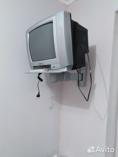 Телевизор бу с кранштенером