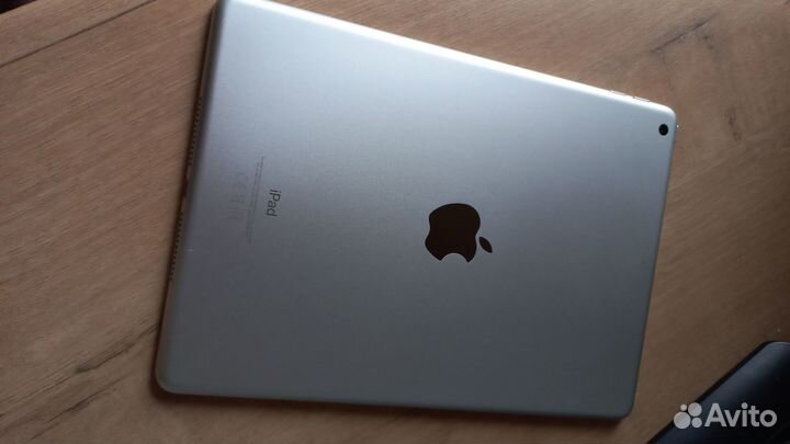 Продам Б У iPad 2017