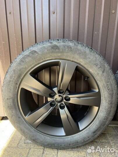 Оригинальные колёса на Range Rover Velar R19