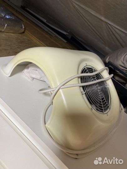 Продам вытяжку маникюрную