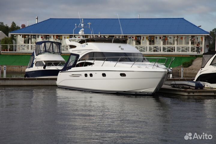 Моторная яхта Princess 42