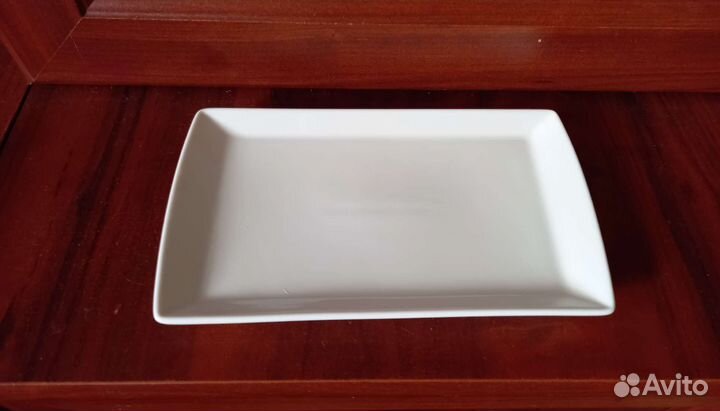 Блюдо фарфор