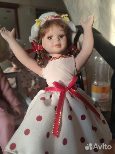 Кукла фарфоровая коллекционная